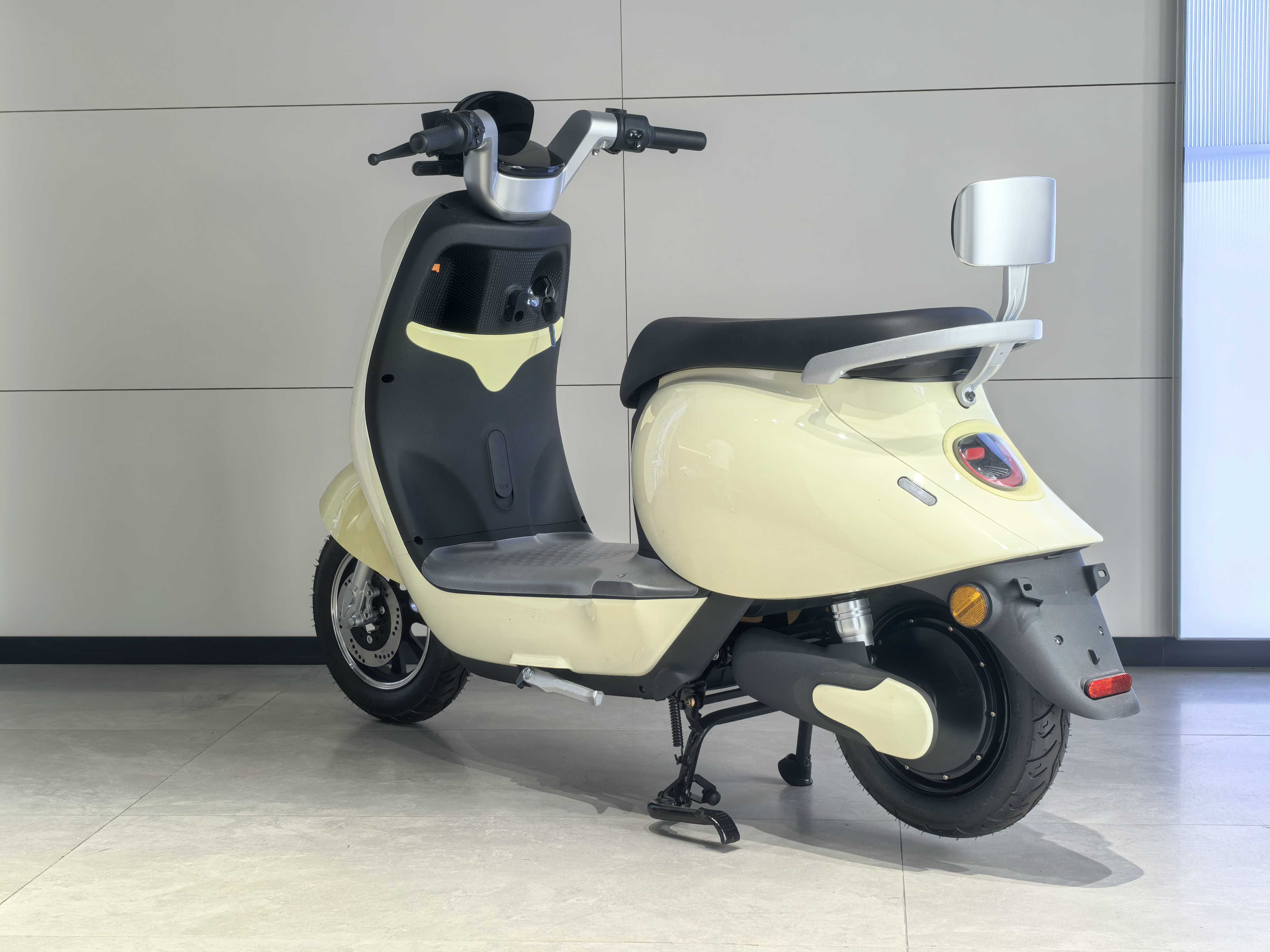 1500W 60V 20ah Lead Acid Electric Moped Electric Scooter