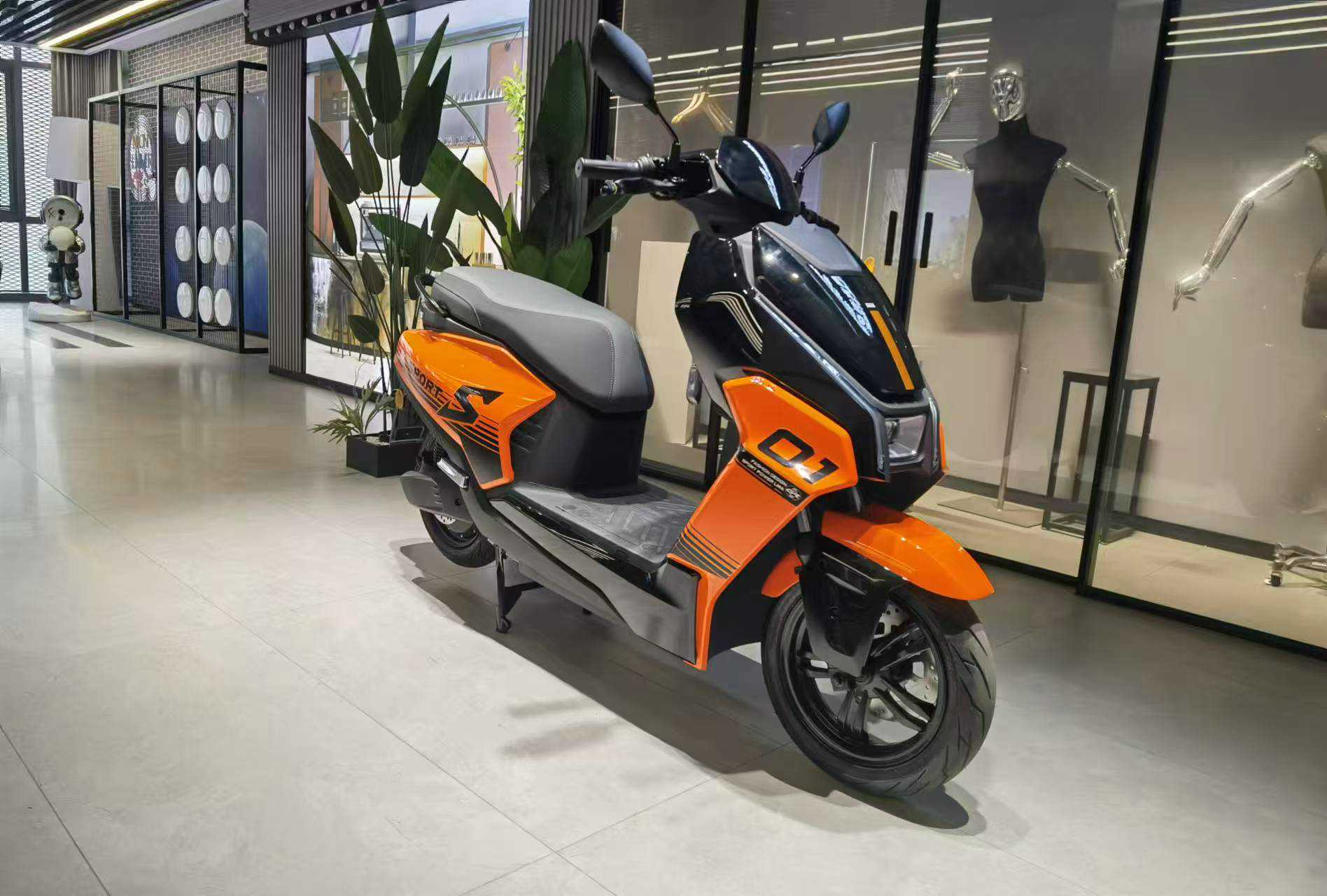 2000W High Speed Electric Scooter Electric Motorcycle with 72V32ah