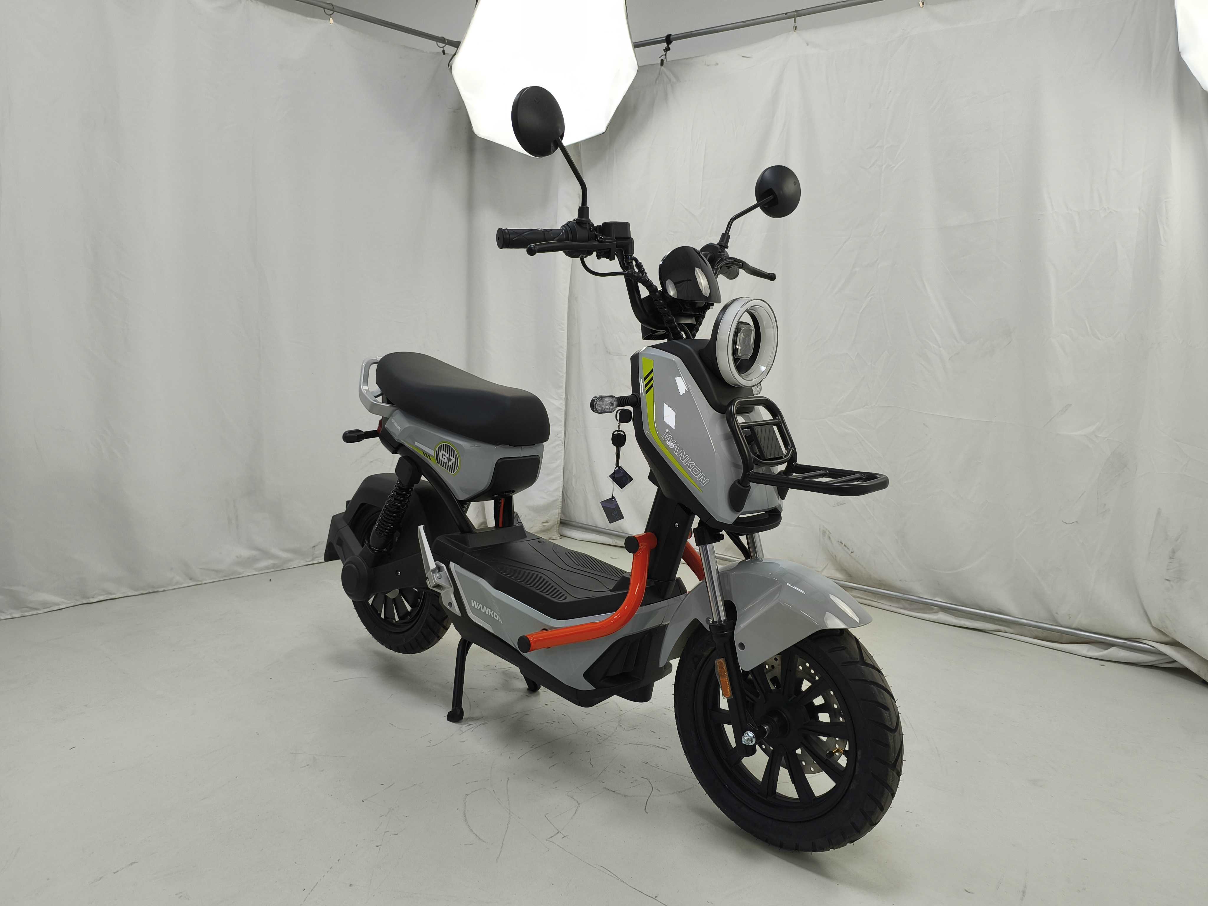 New Long Range 48V 800W 14Inch Rear Hub Motor Disc Brake Electric Motorcycle