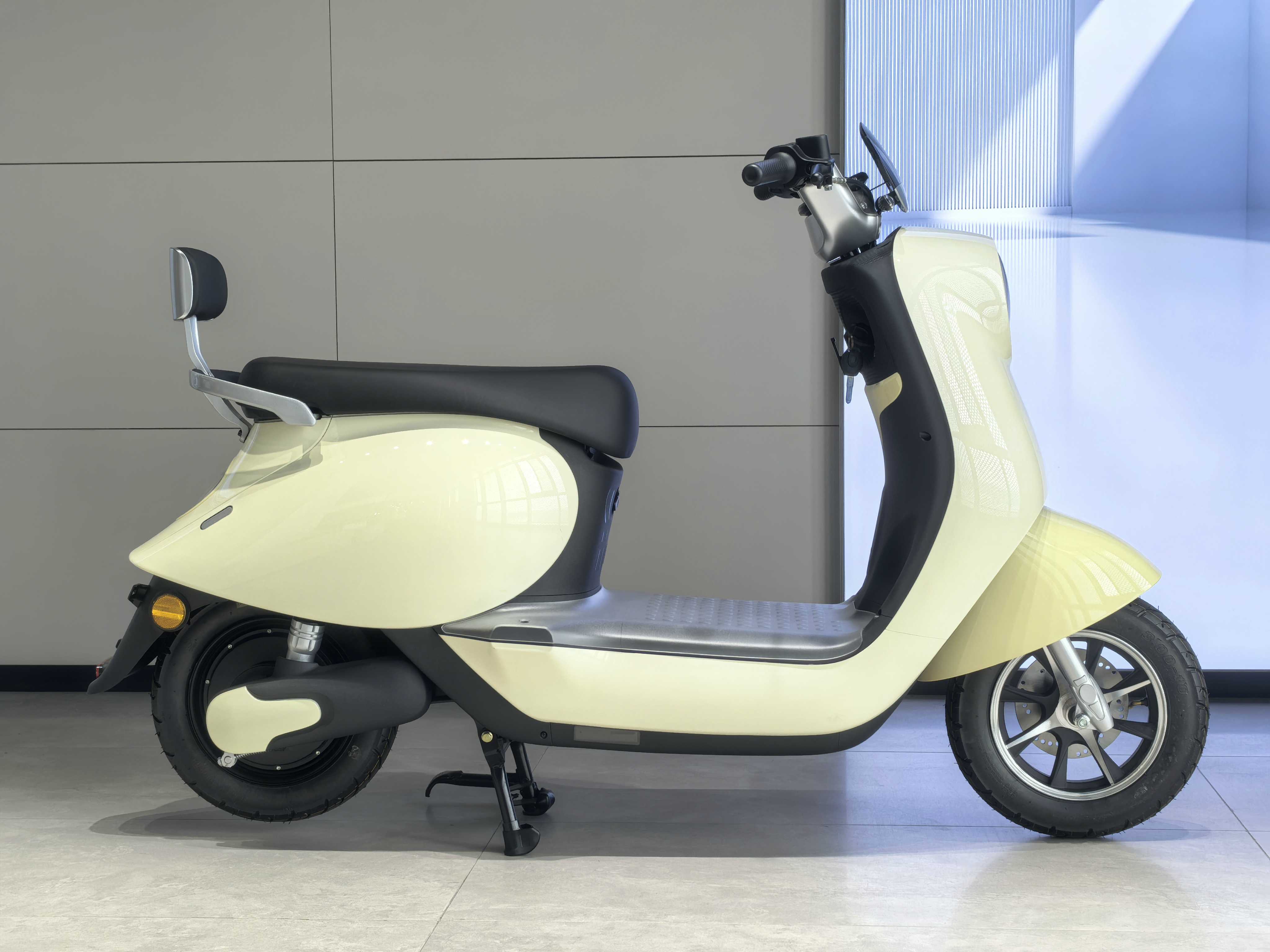 1500W 60V 20ah Lead Acid Electric Moped Electric Scooter