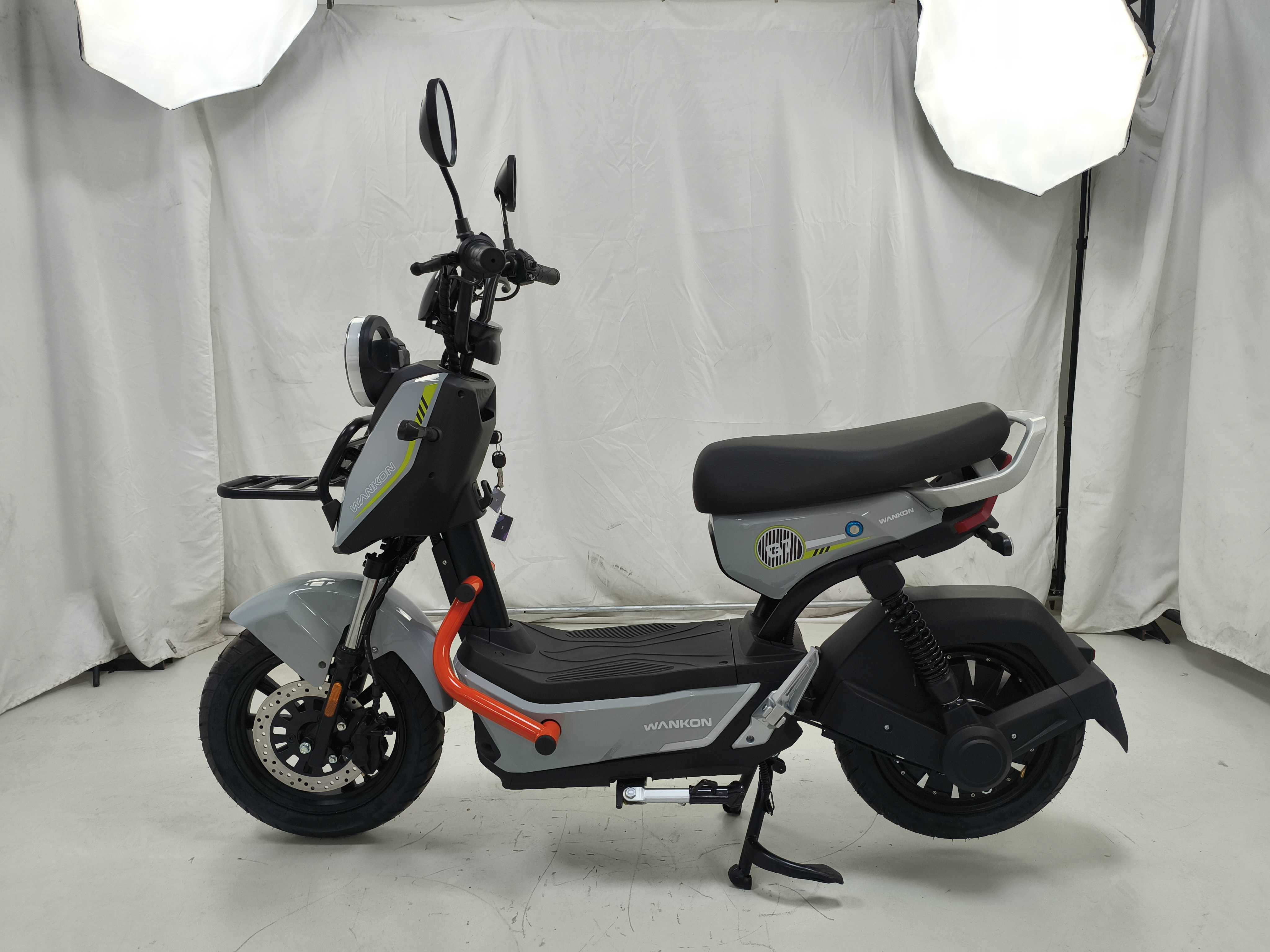 New Long Range 48V 800W 14Inch Rear Hub Motor Disc Brake Electric Motorcycle